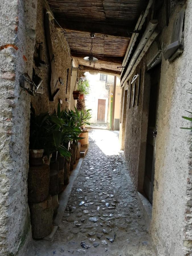 L'Antico Borgo, Un Mix Di Storia E Romanticismo Villa Lierna Ngoại thất bức ảnh