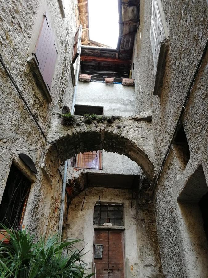 L'Antico Borgo, Un Mix Di Storia E Romanticismo Villa Lierna Ngoại thất bức ảnh