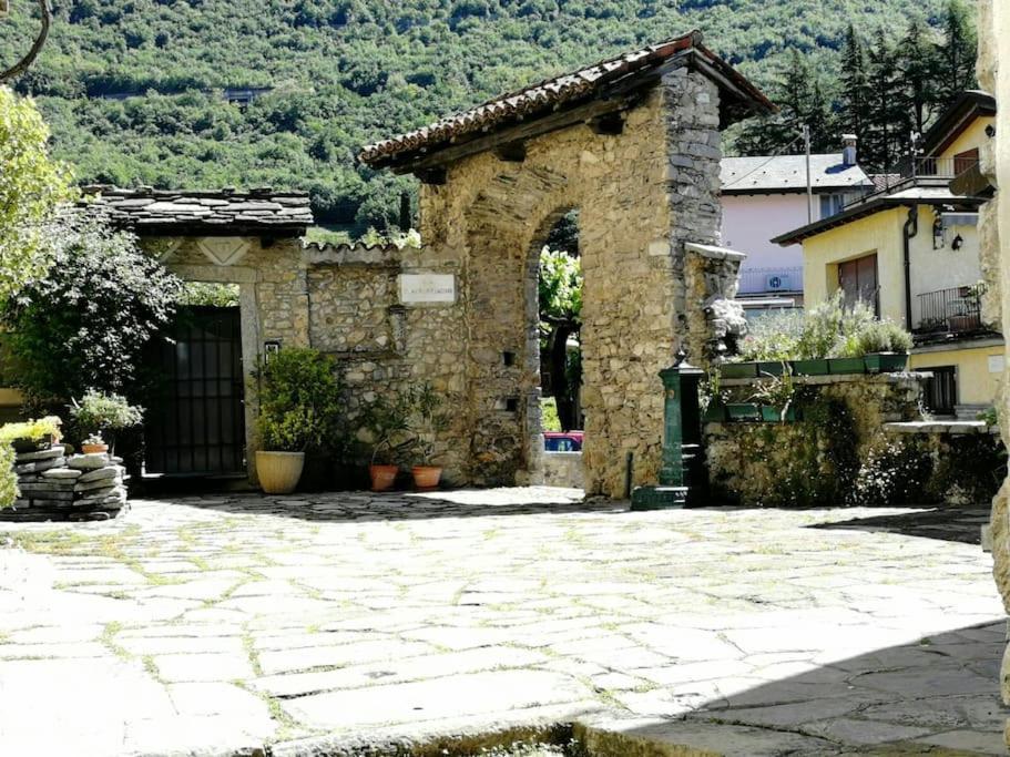 L'Antico Borgo, Un Mix Di Storia E Romanticismo Villa Lierna Ngoại thất bức ảnh