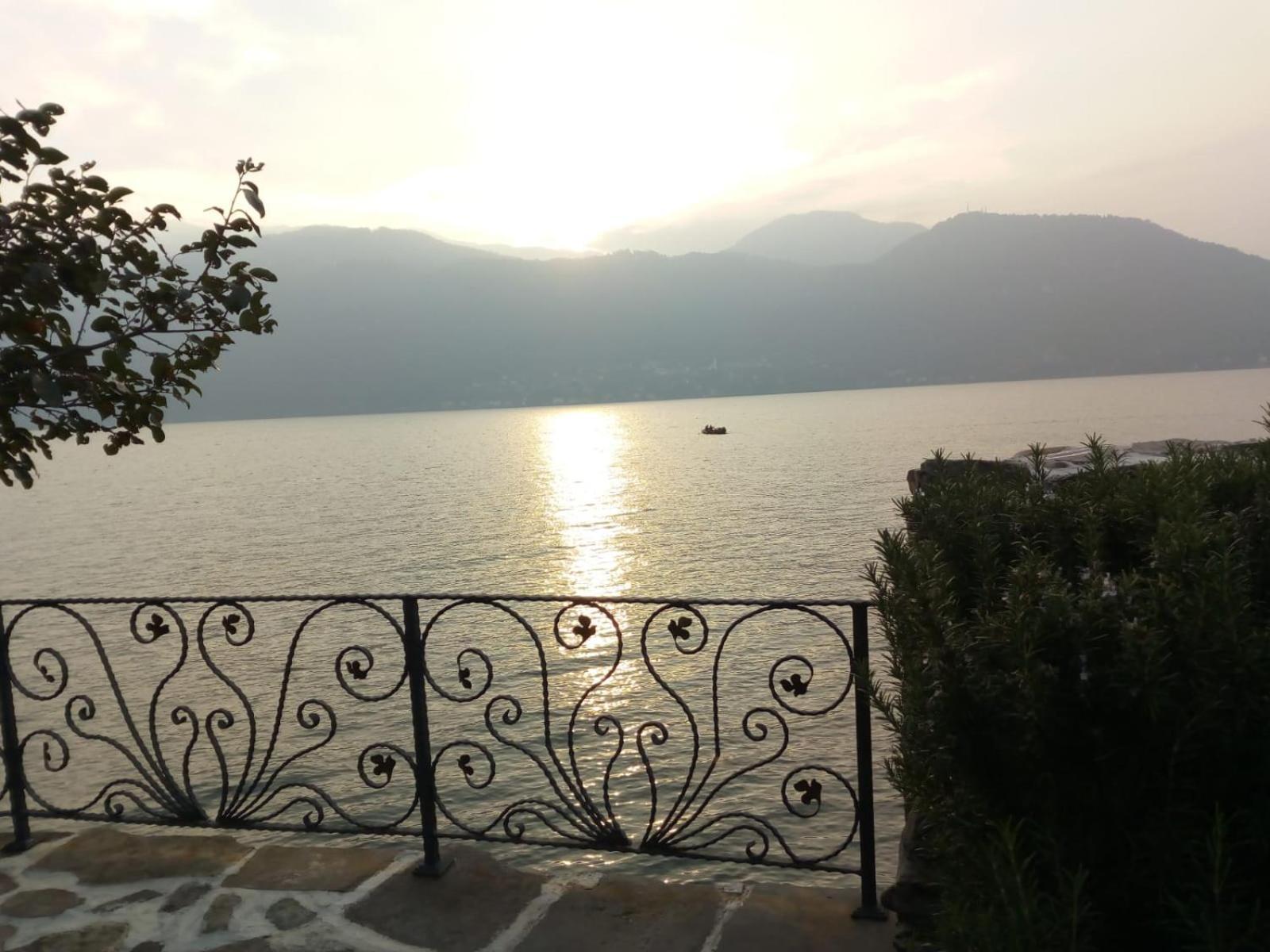 L'Antico Borgo, Un Mix Di Storia E Romanticismo Villa Lierna Ngoại thất bức ảnh